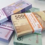 Rupiah Menguat Melawan Arus