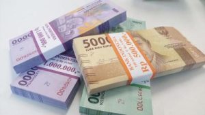 Rupiah Menguat Melawan Arus