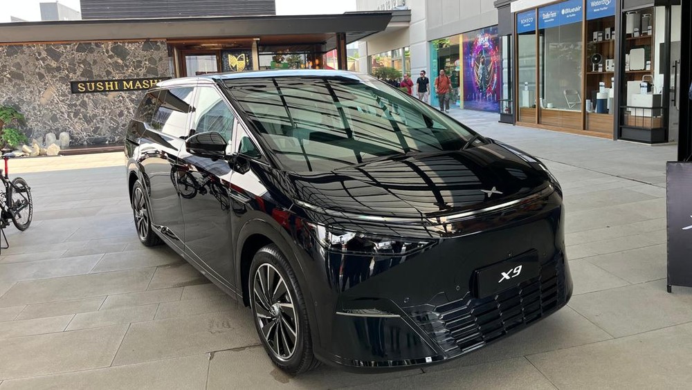 Sultan RI Pilih Xpeng X9 Setir Sendiri