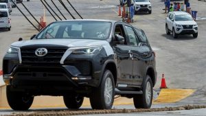 Tiga Mobil Satu Toyota