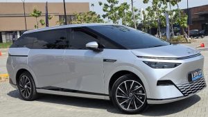 BMW Tak Goyah Dihantam Mobil China