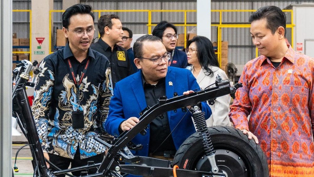 Pabrik Motor China Disorot DPR Wajib Lokal