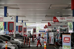 Harga BBM RI Melejit Bandingkan ASEAN