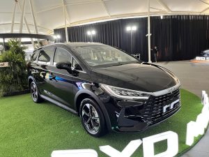 BYD M6 DM Iritnya Bikin Melongo