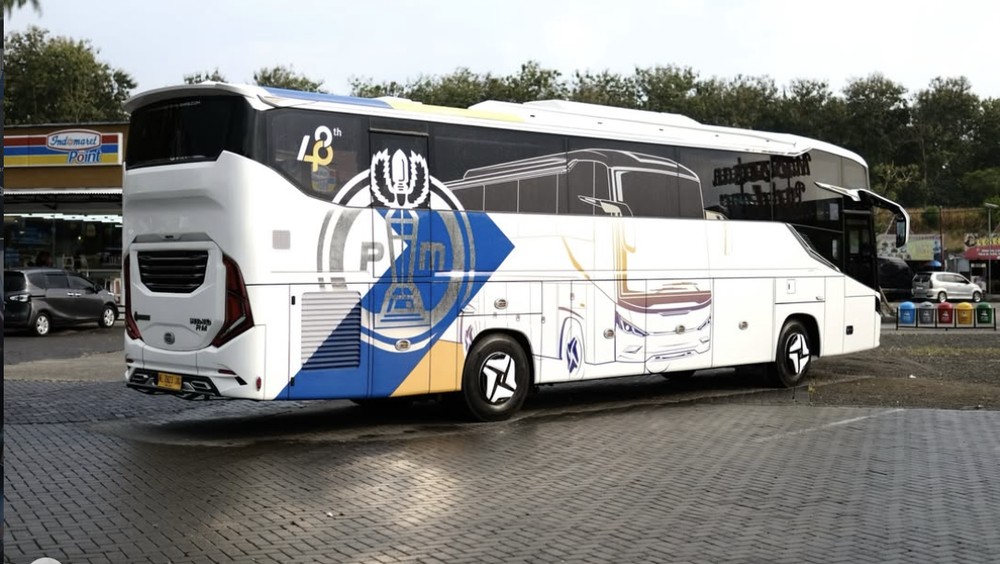 Damri Lintas Tiga Negara Fasilitas Sultan