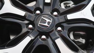 Honda Terjungkal Mobil Listrik