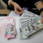 Dolar Menggila Rupiah Terkapar