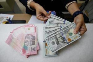 Dolar Menggila Rupiah Terkapar
