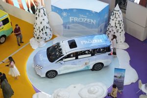 Wuling Gegerkan Jakarta Spider-Man Frozen