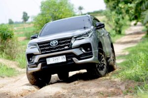 Ratusan Fortuner Banjiri PIK