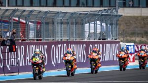 Pebalap Terlindas Patah Tulang di Moto3