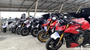 KPK Lelang Moge Mobil Mewah Surat Dijamin