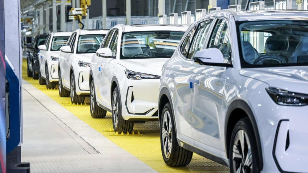 Malaysia Tancap Gas EV Indonesia Kapan
