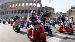 Vespa Guncang Roma