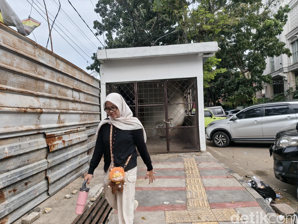 Garasi Trotoar Bandung Rata Tanah