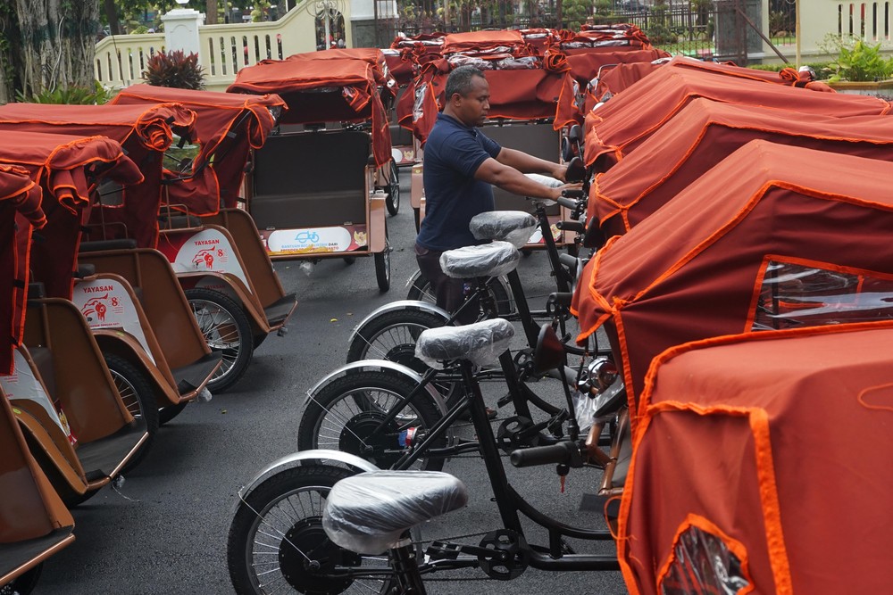 Becak Listrik Pindad Guncang Jalanan