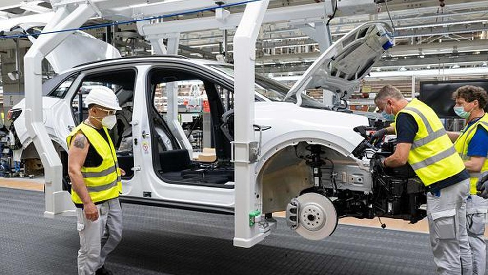 Mobil China Ancam 100 Ribu Pekerja VW