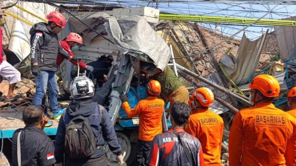 Pasuruan Berduka Truk Maut