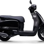 Skutik Mirip Vespa Super Irit Bikin Gempar