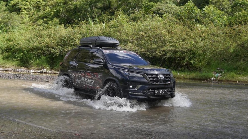 Fortuner Guncang Ranah Minang