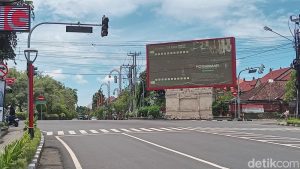 Garis Putih Ini Bikin Kantong Bolong