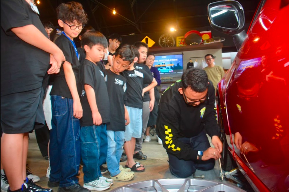 Liburan Unik Anak Jago Mobil