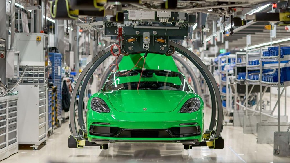 Porsche PHK Ribuan Putar Haluan