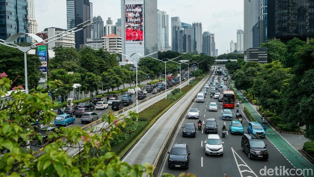 Jakarta Terancam Rugi Triliunan Demi Mobil Listrik