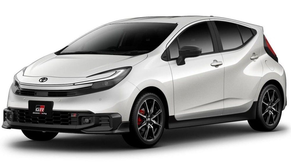 Aqua GR Sport Hatchback Rasa Camry