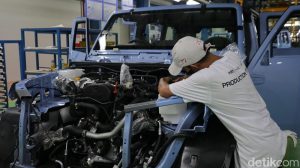 Mobil Listrik China Minta Waktu