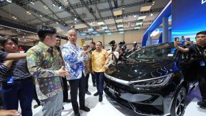 BYD M6 Rajai GIIAS