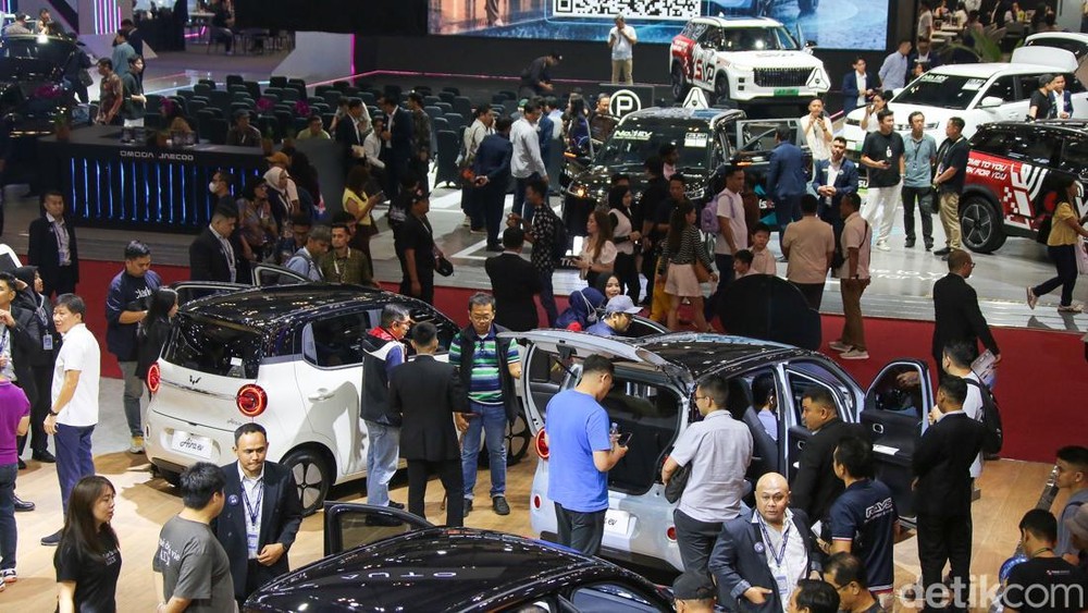 Mobil Laris Manis Juli