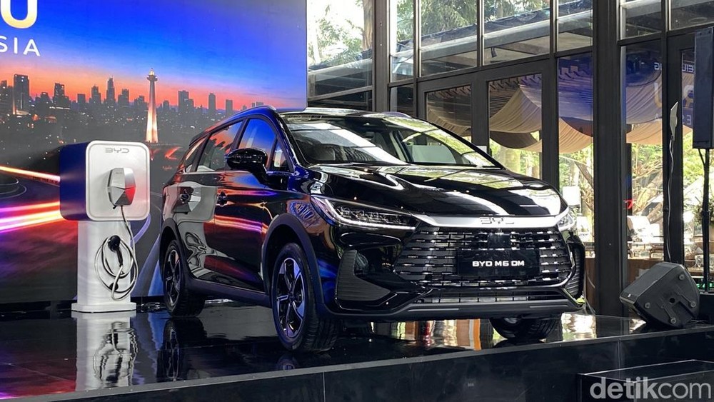 Pajak BYD M6 DM Bikin Melongo