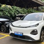Parkir Paralel Mobil Listrik Aman Berhari Hari