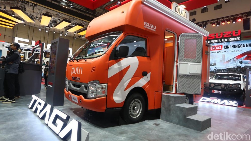 Isuzu GIIAS Gebrak Pasar