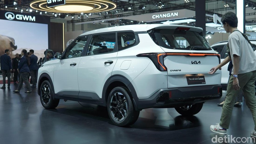 Kia Carens Manual Termurah Meluncur