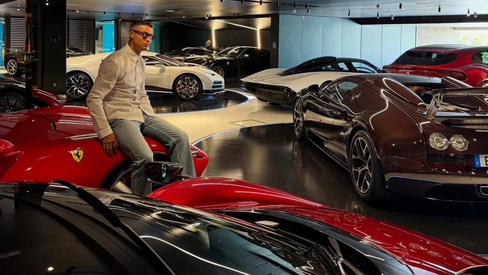 Garasi Ronaldo Bikin Melongo