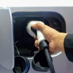 Mobil Listrik Kalahkan Hybrid Harga
