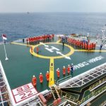 Pahlawan Energi Kibarkan Bendera di Tengah Laut