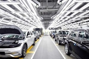 Hyundai Lumpuh Pekerja Beraksi