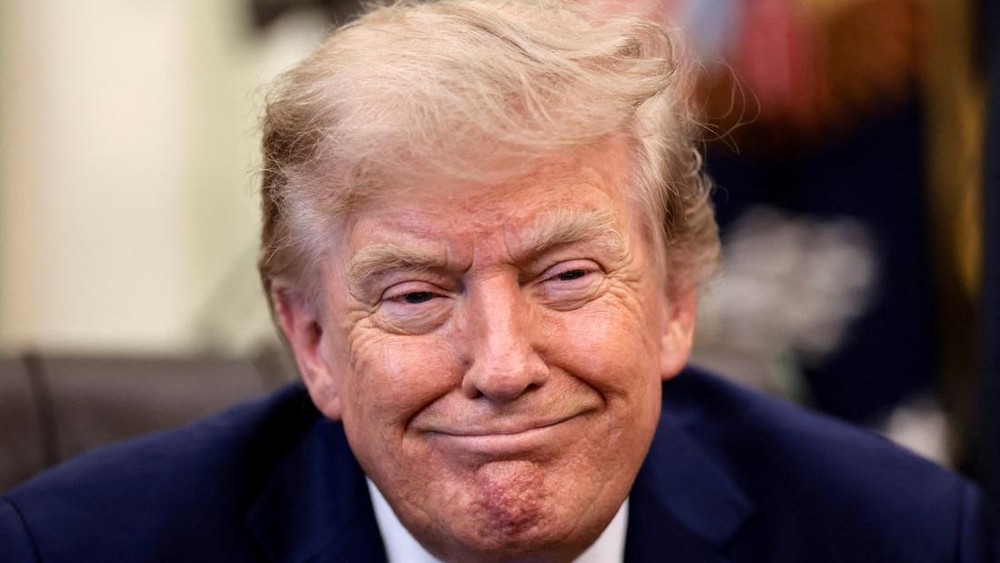 Trump Sebut Pengguna EV Sakit