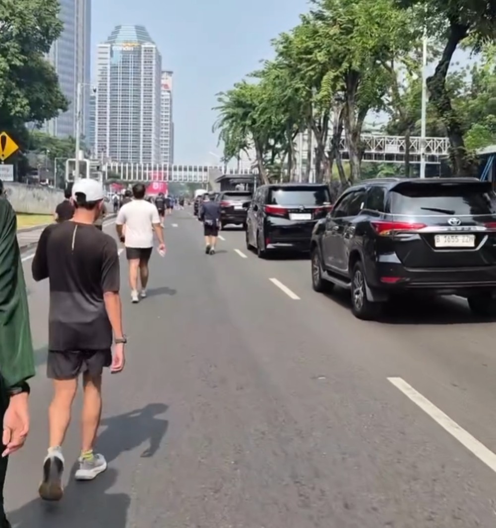 CFD Jakarta Gempar Mobil Mewah