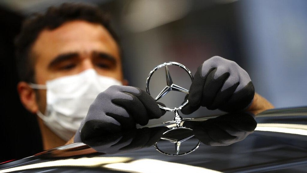 Dua Pabrik Mercedes-Benz Terancam Tutup