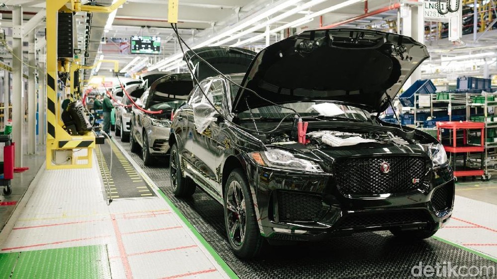 JLR Pangkas Ribuan Pekerja