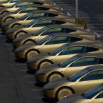 Tesla Emas Tanpa Setir Mengaspal