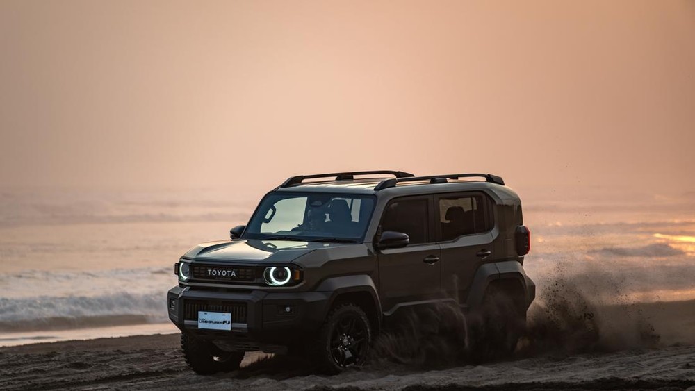 Land Cruiser FJ Meluncur Harga Bikin Penasaran