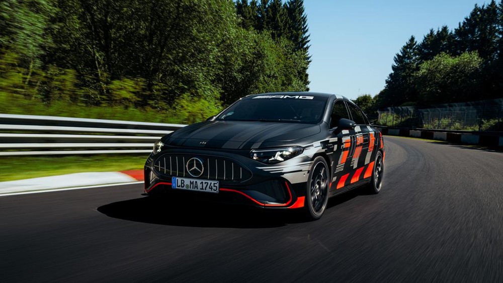 Mercedes Listrik Tercepat Dunia