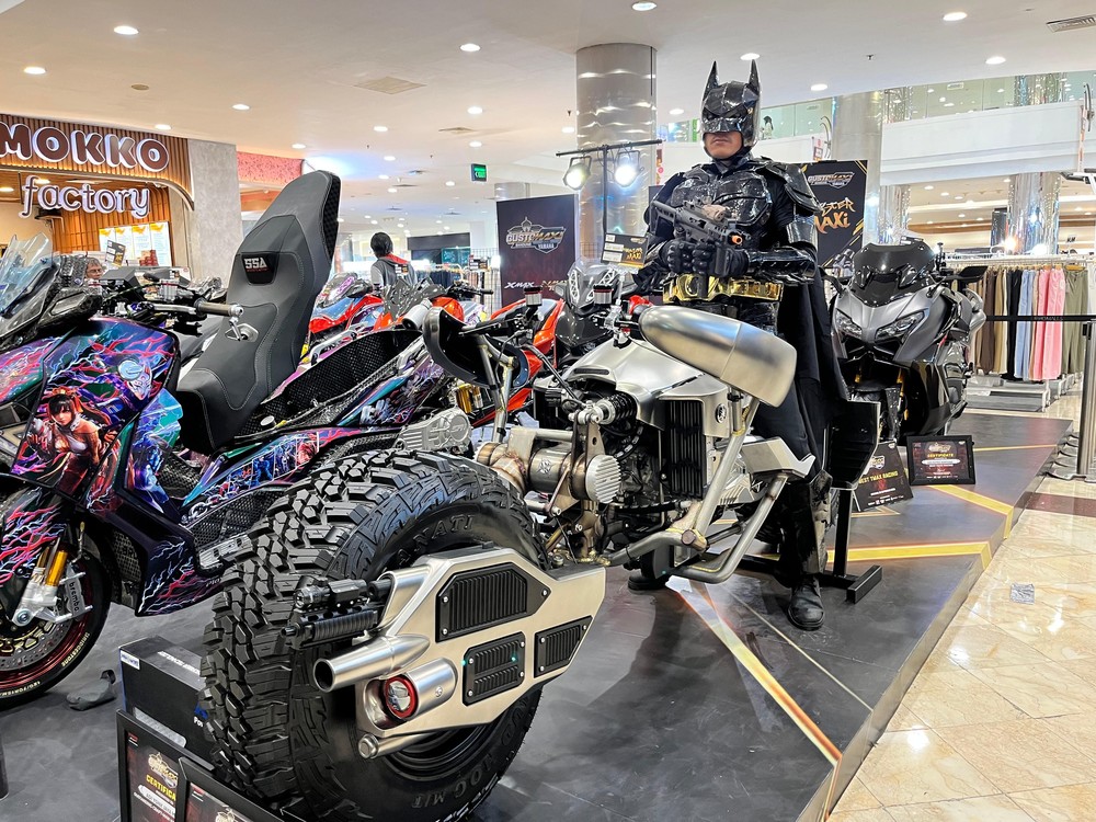 Yamaha Xmax Berwujud Motor Batman