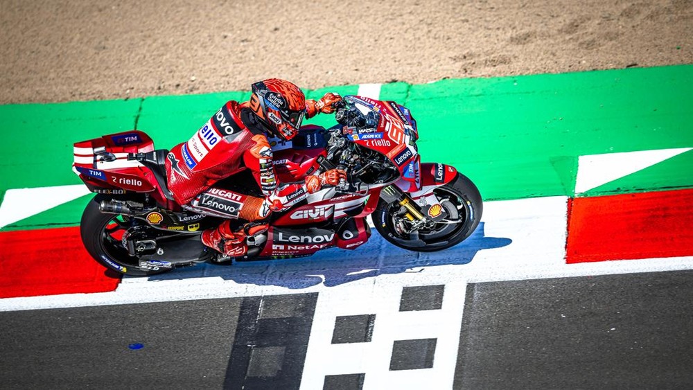 Duel Sengit Martin vs Marquez di Jepang