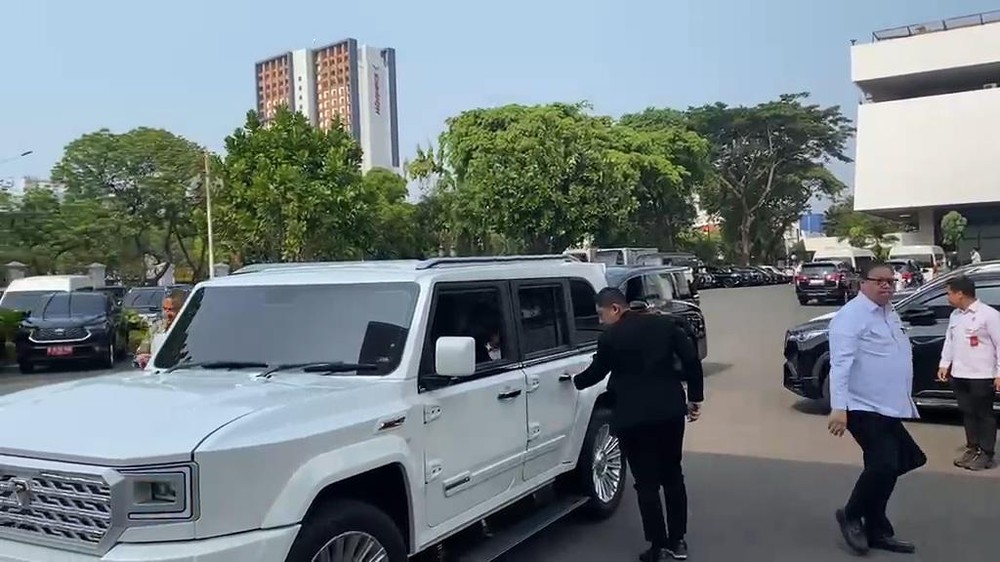 Mobil Maung Menteri Lebih Lega dari Crown